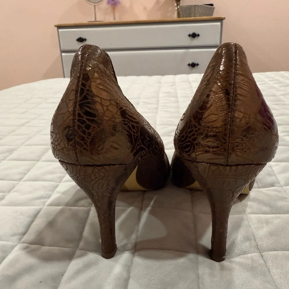 Michael Antonio Bronze Patent Leather women Heels - Size 9